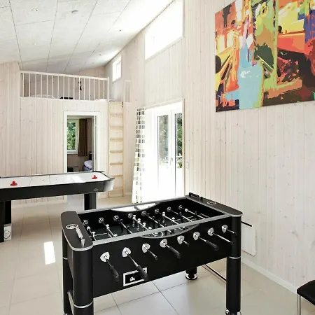 10 Person Holiday In Bl Vand *